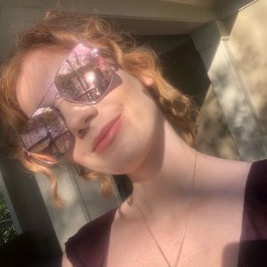 Meet your Posher, Lilly